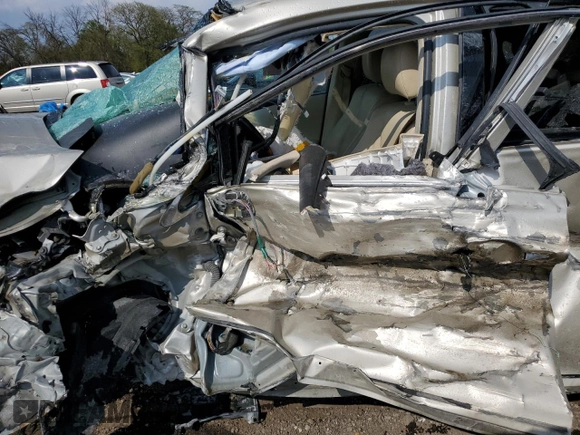 2011 Lexus RX 450h with VIN JTJBC1BA5B2420000, listed as a Copart auction lot 55564005 with Not provided miles and Salvage title. Bid and sale history available at DreamBid. Image 7.