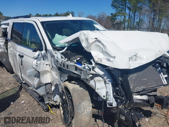 2022 Ford Expedition Max XLT with VIN 1FMJK1HT4NEA54989, listed as a IAAI auction lot 41826238 with 25,552 mi miles and . Bid and sale history available at DreamBid. Image 1.
