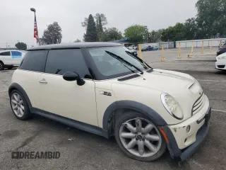 2006 MINI Hardtop S z VIN WMWRE33566TJ34940, wystawiony jako Copart lot #54348295 z przebiegiem 67 435 mil mil oraz Szkoda całkowita • Salvage title. Historia ofert i sprzedaży dostępna na DreamBid. Obrazek 4.