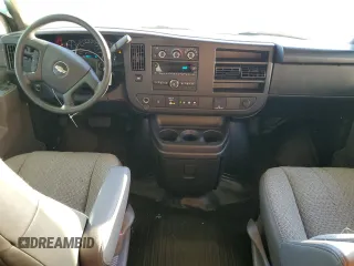 2023 Chevrolet Express Passenger LS z VIN 1GAZGNFP2P1259686, wystawiony jako Copart lot #79679114 z przebiegiem 9 322 mil mil oraz Szkoda całkowita • Salvage title. Historia ofert i sprzedaży dostępna na DreamBid. Obrazek 8.