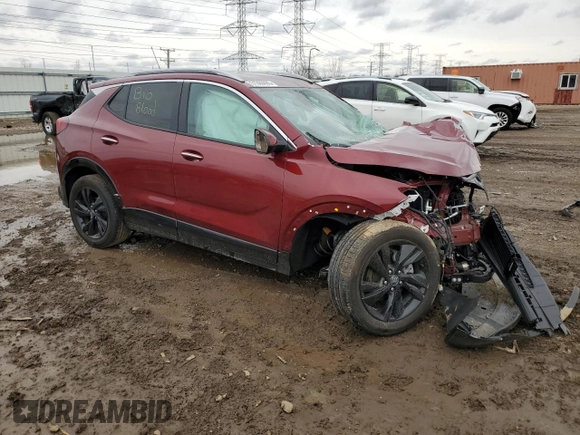 2024 Buick Encore GX Sport Touring z VIN KL4AMESLXRB208752, wystawiony jako Copart lot #51360695 z przebiegiem Nie podano mil oraz Szkoda całkowita • Salvage title. Historia ofert i sprzedaży dostępna na DreamBid. Obrazek 4.