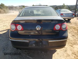 2008 Volkswagen Passat Turbo z VIN WVWJK73C28P081938, wystawiony jako Copart lot #43255115 z przebiegiem 167 156 mil mil oraz Szkoda całkowita • Salvage title. Historia ofert i sprzedaży dostępna na DreamBid. Obrazek 6.