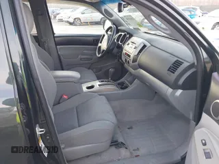 2010 Toyota Tacoma with VIN 5TEMU4FN2AZ702015, listed as a IAAI auction lot 41663558 with 159,758 mi miles and . Bid and sale history available at DreamBid. Image 5.