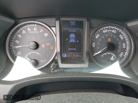 2018 Toyota Tacoma SR5 z VIN 3TMAZ5CN1JM073441, wystawiony jako Copart lot #59153555 z przebiegiem 31 383 mil mil oraz Szkoda całkowita • Salvage title. Historia ofert i sprzedaży dostępna na DreamBid. Obrazek 9.