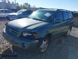 2006 Toyota Highlander w/3rd Row with VIN JTEDP21A360099160, listed as a IAAI auction lot 41270374 with 223,095 mi miles. Bid and sale history available at carsss.com. Image 2.