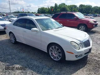 2008 Mercedes-Benz E 350 Luxury z VIN WDBUF87X38B201939, wystawiony jako IAAI lot #42442379 z przebiegiem 113 534 mil mil oraz . Historia ofert i sprzedaży dostępna na DreamBid. Obrazek 1.