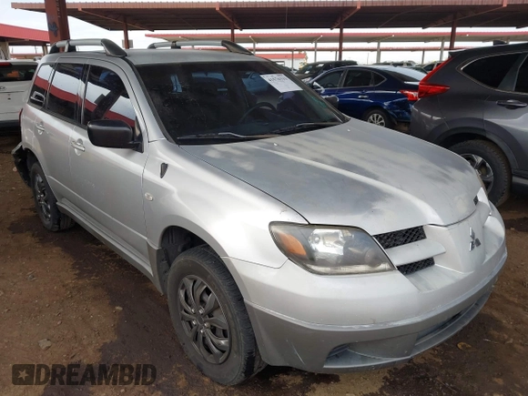 2003 Mitsubishi Outlander LS with VIN JA4LX31G33U120467, listed as a IAAI auction lot 41576333 with 185,576 mi miles. Bid and sale history available at carsss.com. Image 1.