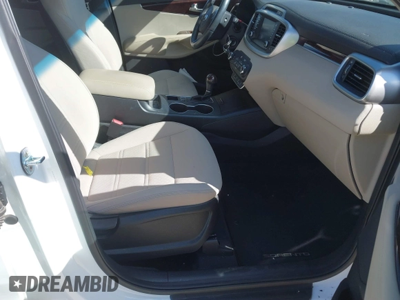 2018 Kia Sorento LX with VIN 5XYPGDA36JG389698, listed as a IAAI auction lot 40463225 with 120,088 mi miles. Bid and sale history available at carsss.com. Image 5.