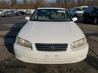 2001 Toyota Camry CE with VIN JT2BG22K610551574, listed as a Copart auction lot 82467224 with 131,730 mi miles and Clean Title. Bid and sale history available at carsss.com. Image 5.