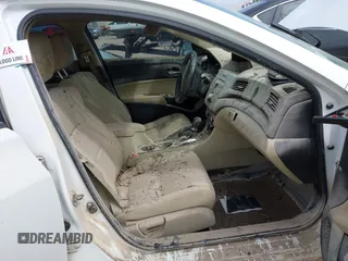 2016 Acura ILX with VIN 19UDE2F3XGA016695, listed as a IAAI auction lot 42632444 with 157,219 mi miles and . Bid and sale history available at DreamBid. Image 5.