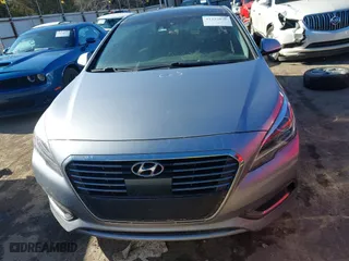 2016 Hyundai Sonata Hybrid Limited with VIN KMHE34L1XGA022774, listed as a IAAI auction lot 41333870 with 145,755 mi miles. Bid and sale history available at carsss.com. Image 13.
