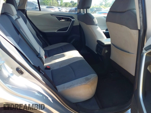 2019 Toyota RAV4 XLE with VIN JTMW1RFV7KD041106, listed as a IAAI auction lot 41759077 with 187,723 mi miles and . Bid and sale history available at DreamBid. Image 8.