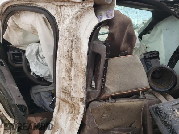 2022 Ford Expedition Max King Ranch with VIN 1FMJK1PT2NEA48688, listed as a Copart auction lot 41722673 with Not Provided miles and Salvage Title. Bid and sale history available at DreamBid. Image 8.