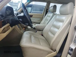 1991 Mercedes-Benz 560 с VIN WDBCA39E4MA568180, выставлен на аукционе Copart как лот 60405755 с пробегом 100 880 миль миль и Чистый • Clean title. История ставок и продаж доступна на DreamBid. Изображение 7.