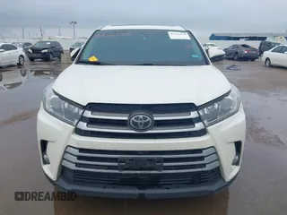 2018 Toyota Highlander Limited with VIN 5TDDZRFH3JS887374, listed as a IAAI auction lot 42363370 with 128,601 mi miles and . Bid and sale history available at DreamBid. Image 13.