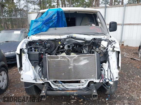 2022 GMC Savana Cargo Van with VIN 1GTW7AFP4N1139243, listed as a IAAI auction lot 41519128 with 37,776 mi miles. Bid and sale history available at carsss.com. Image 6.