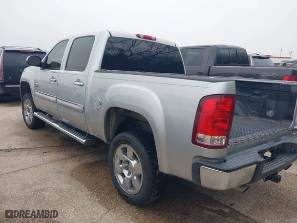 2011 GMC Sierra 1500 SLE with VIN 3GTP1VE05BG313366, listed as a IAAI auction lot 41746984 with 236,136 mi miles. Bid and sale history available at carsss.com. Image 3.