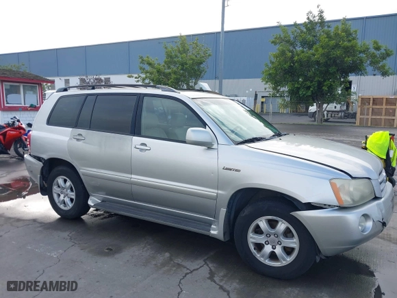 2002 Toyota Highlander with VIN JTEHF21A020049346, listed as a IAAI auction lot 41208521 with 128,834 mi miles. Bid and sale history available at carsss.com. Image 1.