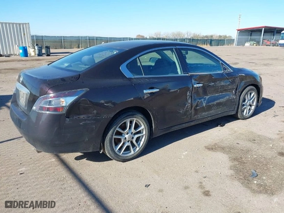 2014 Nissan Maxima 3.5 SV with VIN 1N4AA5AP7EC430615, listed as a IAAI auction lot 40795325 with 235,160 mi miles. Bid and sale history available at carsss.com. Image 4.