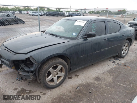 2008 Dodge Charger z VIN 2B3KA43R88H204836, wystawiony jako IAAI lot #42101356 z przebiegiem 289 267 mil mil oraz . Historia ofert i sprzedaży dostępna na DreamBid. Obrazek 2.