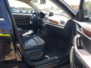 2015 Audi Q3 Premium Plus z VIN WA1EFCFS8FR008411, wystawiony jako IAAI lot #42000959 z przebiegiem 54 840 mil mil oraz . Historia ofert i sprzedaży dostępna na DreamBid. Obrazek 5.
