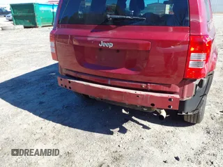 2015 Jeep Patriot Sport with VIN 1C4NJPBB7FD305149, listed as a IAAI auction lot 41643763 with 227,781 mi miles and . Bid and sale history available at carsss.com. Image 13.