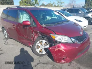2013 Toyota Sienna LE AAS with VIN 5TDKK3DC6DS380652, listed as a IAAI auction lot 41722162 with 111,200 mi miles. Bid and sale history available at carsss.com. Image 1.