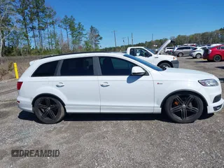 2014 Audi Q7 3.0T S line Prestige with VIN WA1DGAFE4ED008263, listed as a IAAI auction lot 41736972 with 135,080 mi miles. Bid and sale history available at carsss.com. Image 13.