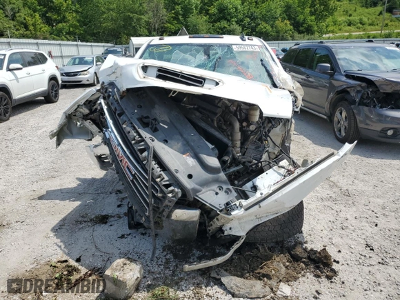 2018 GMC Sierra 2500HD Denali with VIN 1GT12SEY9JF231003, listed as a Copart auction lot 59562743 with 0 mi miles and Salvage Title. Bid and sale history available at carsss.com. Image 5.