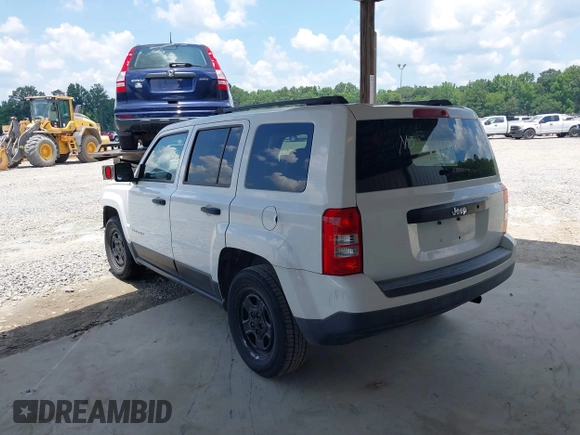 2016 Jeep Patriot Sport with VIN 1C4NJPBB7GD774369, listed as a IAAI auction lot 42583722 with 180,474 mi miles and . Bid and sale history available at DreamBid. Image 3.