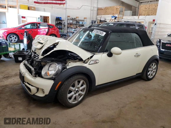 2015 MINI Convertible S с VIN WMWZP3C54F2A90956, выставлен на аукционе Copart как лот 57052545 с пробегом 39 096 миль миль и Списание • Salvage title. История ставок и продаж доступна на DreamBid. Изображение 1.