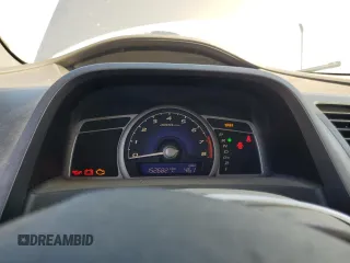 2008 Honda Civic LX z VIN 2HGFA16518H352481, wystawiony jako Copart lot #47781525 z przebiegiem 152 682 mil mil oraz Szkoda całkowita • Salvage title. Historia ofert i sprzedaży dostępna na DreamBid. Obrazek 9.
