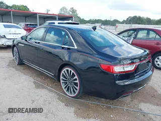 2019 Lincoln Continental Select z VIN 1LN6L9SK0K5609739, wystawiony jako IAAI lot #42268768 z przebiegiem 150 786 mil mil oraz . Historia ofert i sprzedaży dostępna na DreamBid. Obrazek 3.