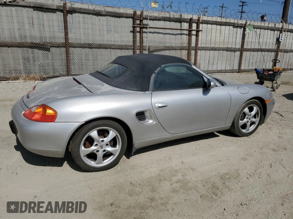 2002 Porsche Boxster z VIN WP0CA298X2U622776, wystawiony jako Copart lot #57521485 z przebiegiem 111 257 mil mil oraz Czysty tytuł • Clean title. Historia ofert i sprzedaży dostępna na DreamBid. Obrazek 3.