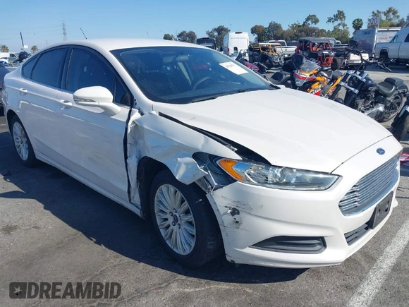 2016 Ford Fusion SE Hybrid with VIN 3FA6P0LU1GR385184, listed as a IAAI auction lot 39230513 with 106,311 mi miles. Bid and sale history available at carsss.com. Image 1.