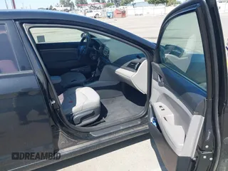 2017 Hyundai Elantra SE with VIN 5NPD74LFXHH098229, listed as a IAAI auction lot 42538375 with 131,093 mi miles and . Bid and sale history available at DreamBid. Image 5.