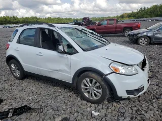 2013 Suzuki SX4 Crossover with VIN JS2YB5A31D6101673, listed as a Copart auction lot 70571514 with 137,306 mi miles and Salvage Title. Bid and sale history available at carsss.com. Image 4.