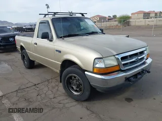 2000 Ford Ranger XL with VIN 1FTYR10CXYPA60122, listed as a IAAI auction lot 41879932 with 161,820 mi miles. Bid and sale history available at carsss.com. Image 1.
