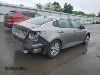 2017 Kia Optima LX z VIN 5XXGT4L39HG145177, wystawiony jako Copart lot #60288975 z przebiegiem 89 237 mil mil oraz Szkoda całkowita • Salvage title. Historia ofert i sprzedaży dostępna na DreamBid. Obrazek 3.