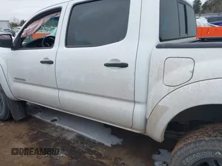 2015 Toyota Tacoma z VIN 5TFLU4EN5FX118378, wystawiony jako IAAI lot #41609943 z przebiegiem 121 640 mil mil oraz . Historia ofert i sprzedaży dostępna na DreamBid. Obrazek 14.
