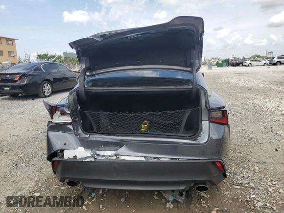 2023 Lexus IS 300 z VIN JTHDA1D28P5128529, wystawiony jako Copart lot #59092495 z przebiegiem 14 706 mil mil oraz Szkoda całkowita • Salvage title. Historia ofert i sprzedaży dostępna na DreamBid. Obrazek 6.