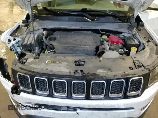 2020 Jeep Compass Latitude z VIN 3C4NJCBB6LT124879, wystawiony jako Copart lot #83895614 z przebiegiem 113 011 mil mil oraz Szkoda całkowita • Salvage title. Historia ofert i sprzedaży dostępna na DreamBid. Obrazek 14.