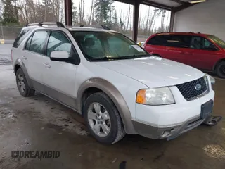 2005 Ford Freestyle SEL with VIN 1FMZK05195GA41496, listed as a IAAI auction lot 41845007 with 185,458 mi miles. Bid and sale history available at carsss.com. Image 1.