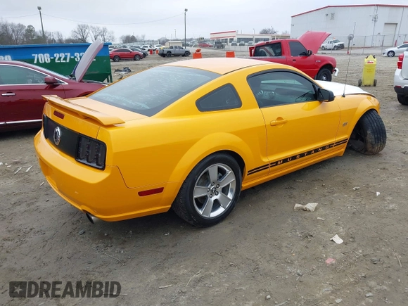 2007 Ford Mustang GT Deluxe with VIN 1ZVFT82H675285686, listed as a IAAI auction lot 41478777 with 189,083 mi miles. Bid and sale history available at carsss.com. Image 4.