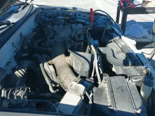 1997 Toyota 4Runner SR5 z VIN JT3GN86R1V0053676, wystawiony jako IAAI lot #41635822 z przebiegiem 213 443 mil mil oraz . Historia ofert i sprzedaży dostępna na DreamBid. Obrazek 19.