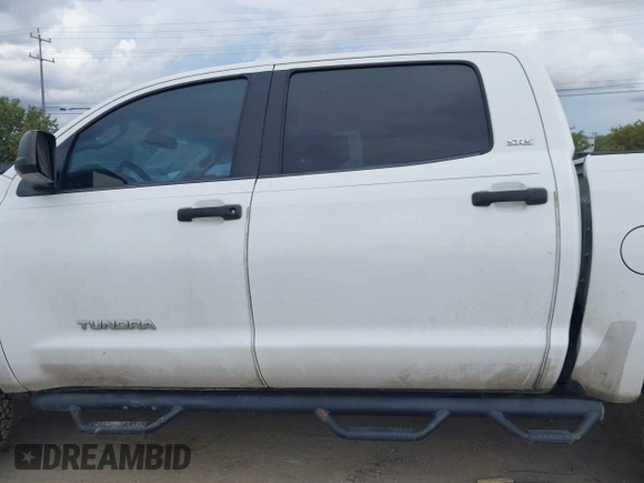 2012 Toyota Tundra 4WD Truck with VIN 5TFDW5F19CX250264, listed as a IAAI auction lot 40190175 with 267,549 mi miles. Bid and sale history available at carsss.com. Image 15.
