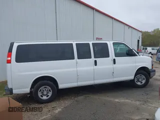 2015 Chevrolet Express Passenger LT with VIN 1GAZG1FG5F1205323, listed as a IAAI auction lot 41917128 with 194,773 mi miles and . Bid and sale history available at DreamBid. Image 13.
