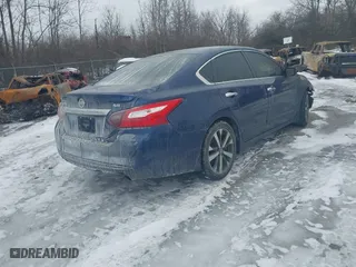 2017 Nissan Altima 2.5 SR with VIN 1N4AL3AP3HC483881, listed as a IAAI auction lot 41395457 with 1 mi miles. Bid and sale history available at carsss.com. Image 4.