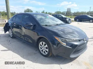 2020 Toyota Corolla LE with VIN 5YFEPRAE0LP087506, listed as a IAAI auction lot 40783575 with 101,212 mi miles. Bid and sale history available at carsss.com. Image 1.