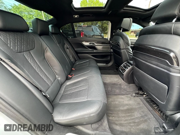 2017 BMW 7 Series ALPINA B7 xDrive with VIN WBA7F2C5XHG422275, listed as a Copart auction lot 58860745 with 78,093 mi miles and Salvage title. Bid and sale history available at DreamBid. Image 6.